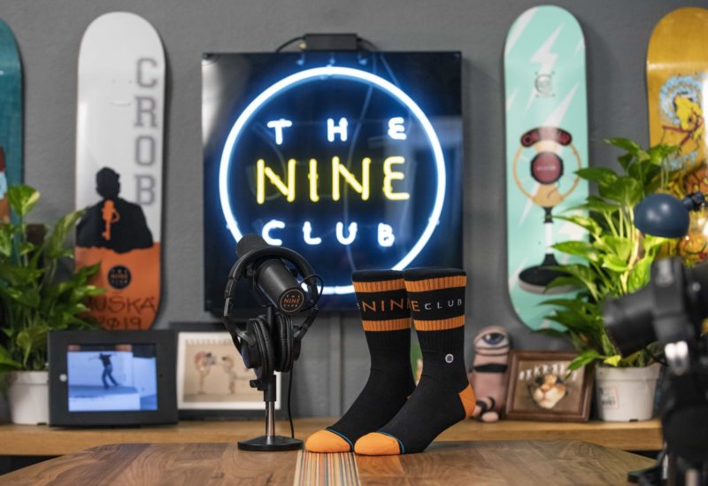 Nine club logo sign