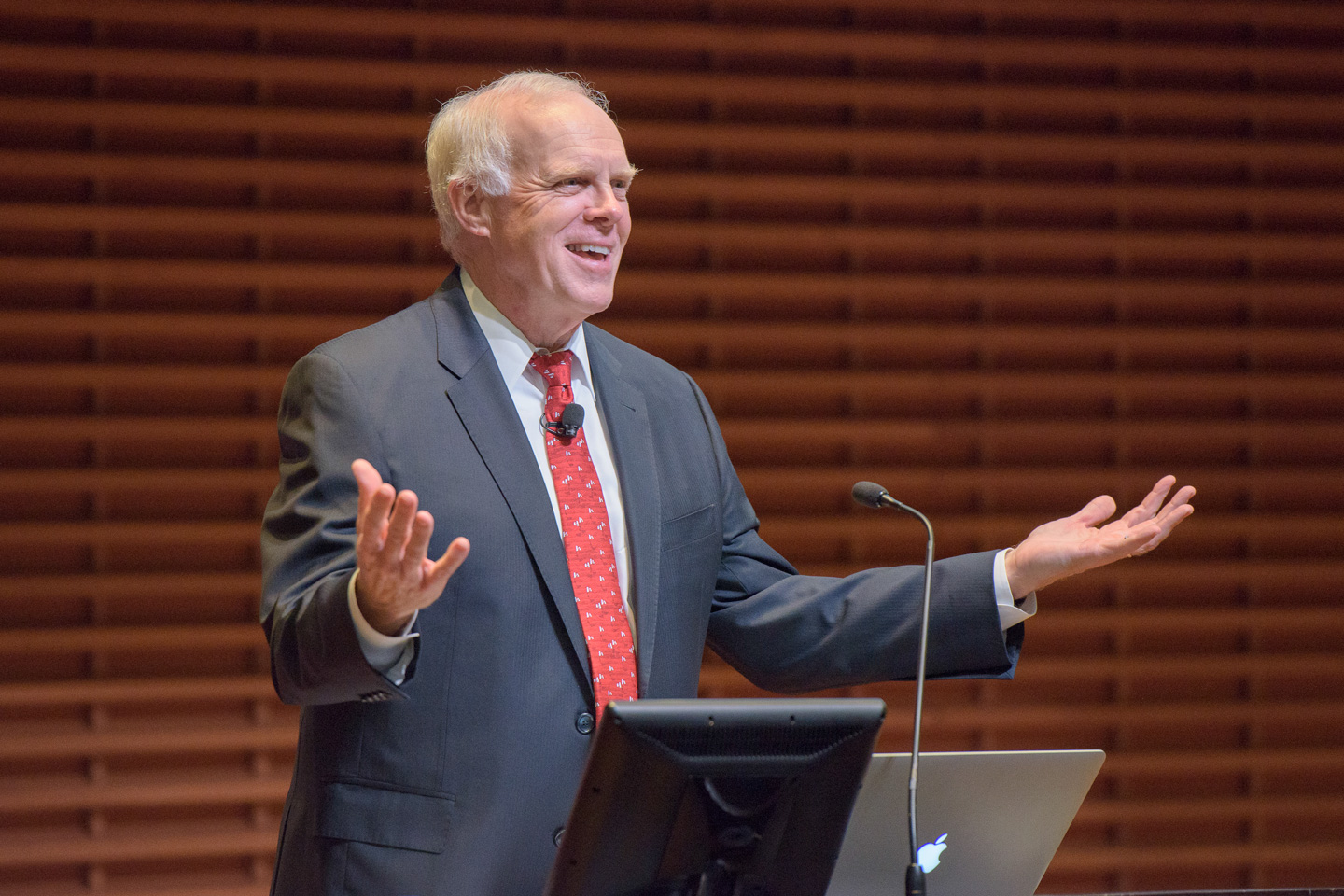Photo of President John Hennessy.