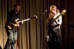 SteveBailey2 Rod Taylor, Naranja resident fellow and lecturer in Program in Writing and Rhetoric, jammed with noted bass guitarist Steve Bailey last week, bringing down the house.