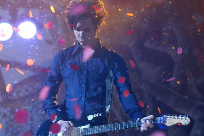 Get 100 Greatest Guitarists Of All Time Spin Page 7 HD Wallpaper 100 Greatest Guitarists Of All Time Spin Page 7 Desktop Wallpaper