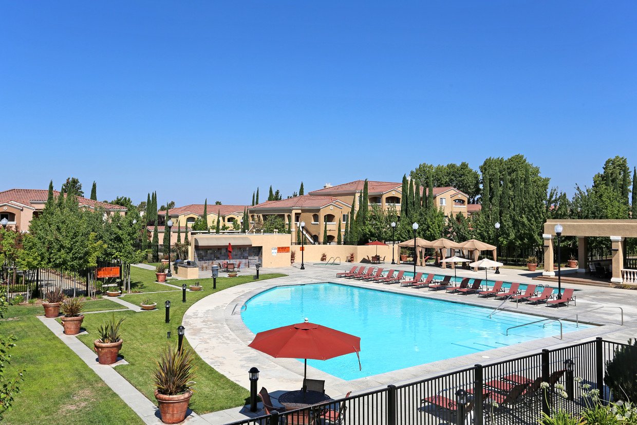 SIENA VILLAS photo 2