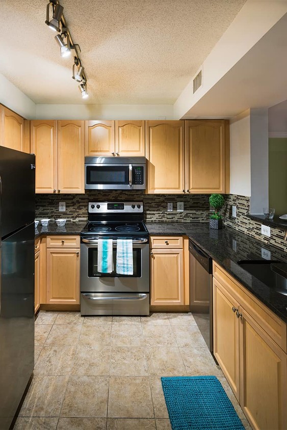 ANDOVER HOUSE photo 10