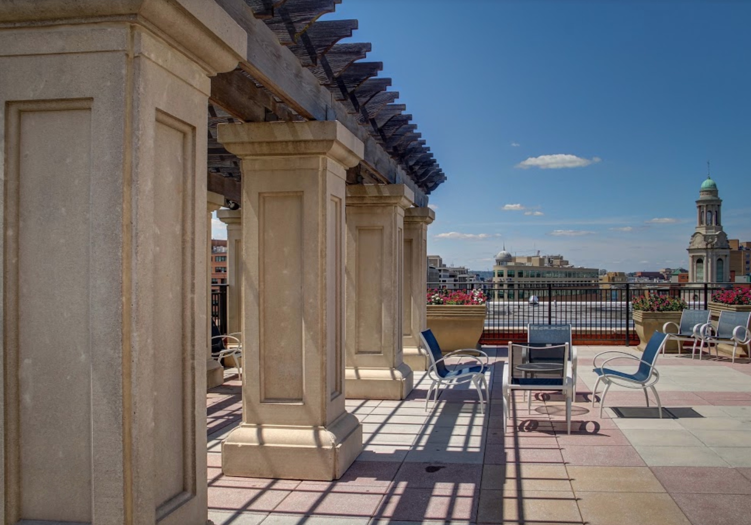 1301 THOMAS CIRCLE photo 3