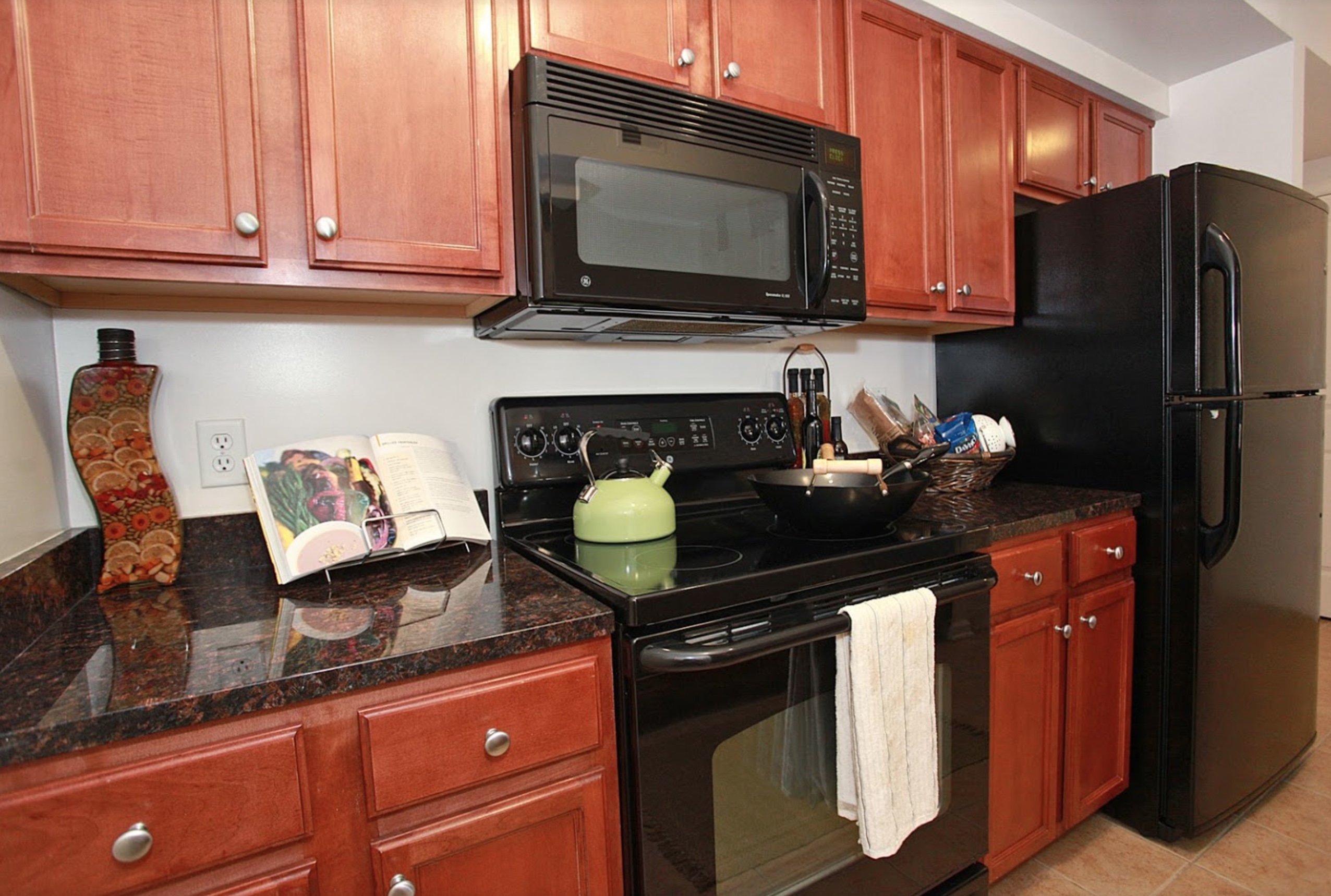 1301 THOMAS CIRCLE photo 8