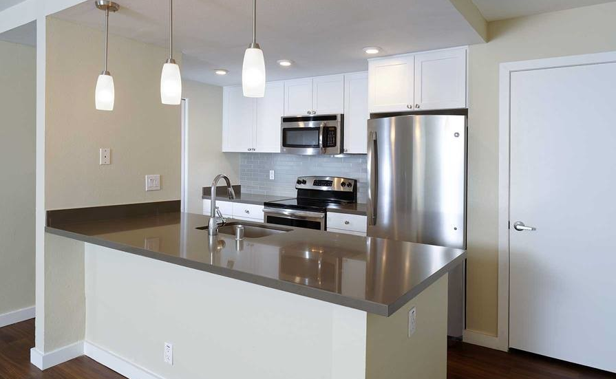 AVALON LA JOLLA COLONY photo 9