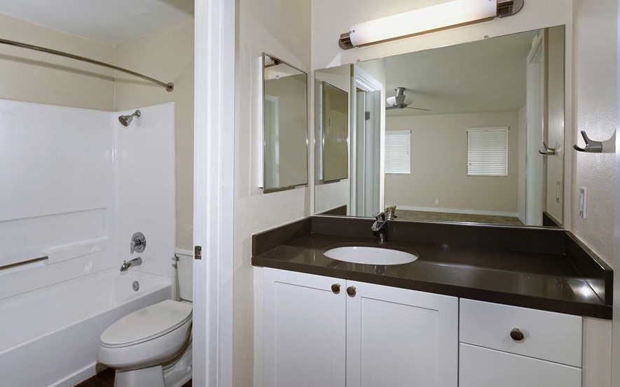 AVALON LA JOLLA COLONY photo 11