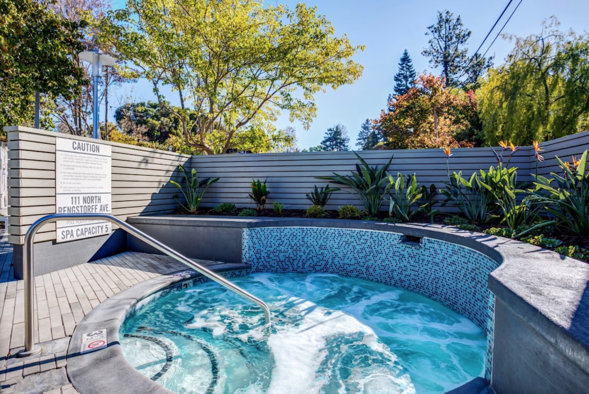 MADRONE APARTMENTS photo 6