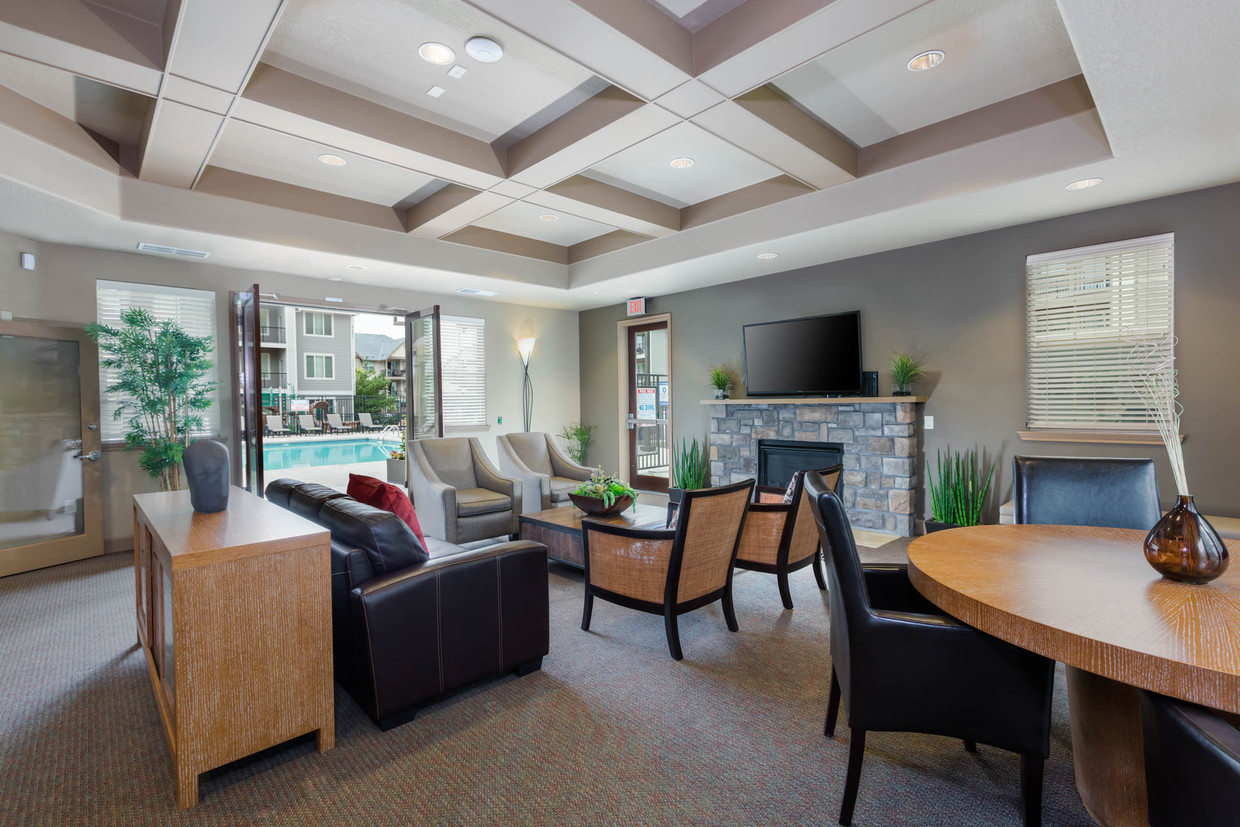 THE JONES APARTMENTS photo 4