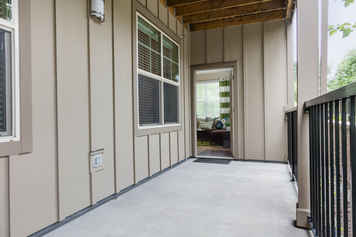 THE JONES APARTMENTS photo 10