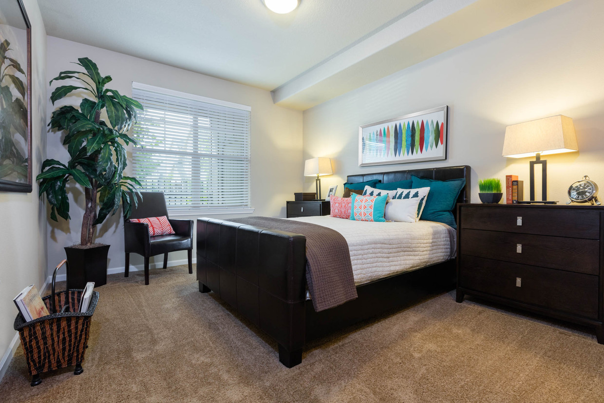 THE JONES APARTMENTS photo 11