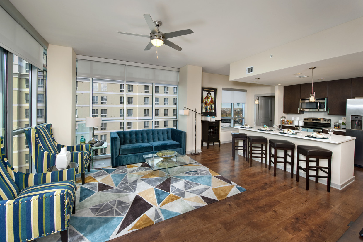 ELEMENT UPTOWN photo 11