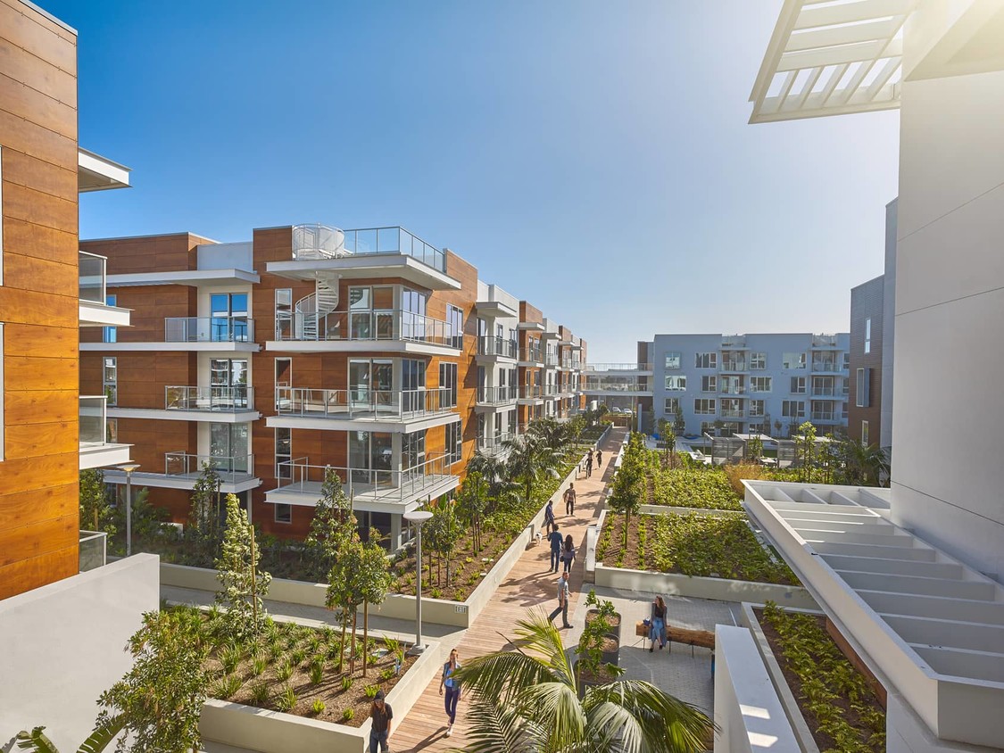THE RESIDENCES AT PACIFIC CITY photo 3