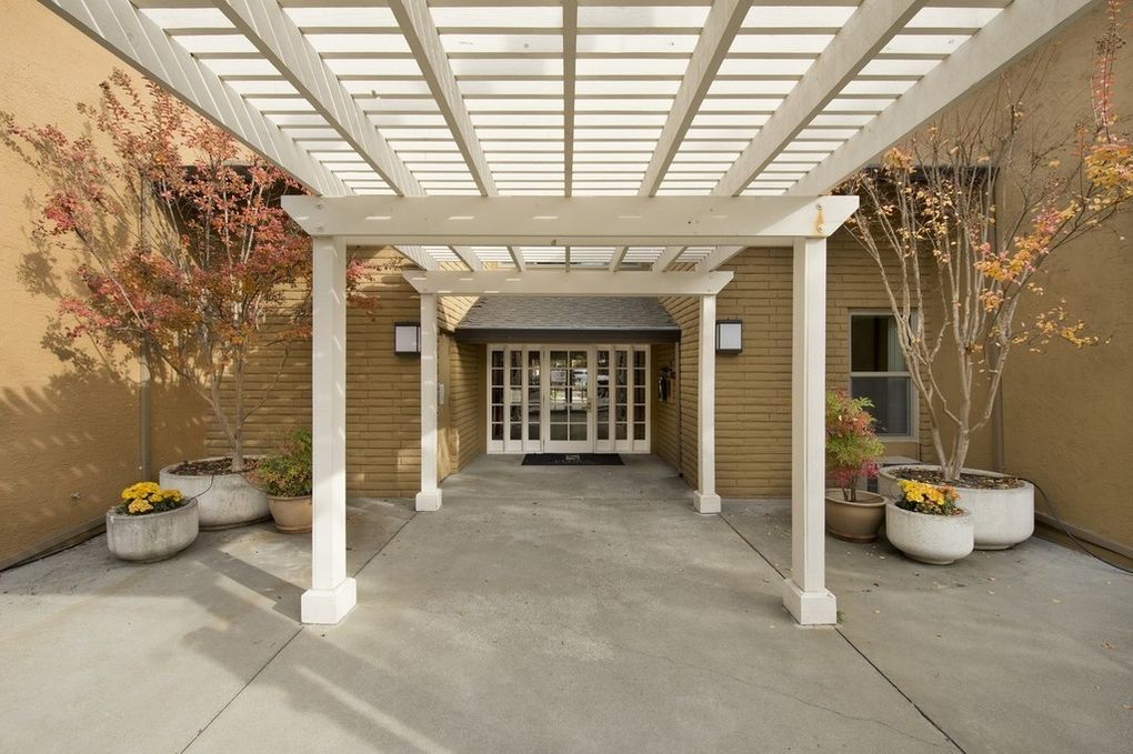 Flora furnished apartments