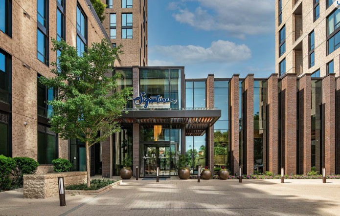 Signature Reston Town Cetner furnished apartments