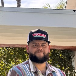 Luis Esparza profile photo