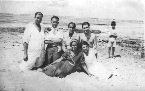 1925 Aboukir, 25 km. from Alexandria where many middle-class Jews from Cairo used to enjoy their long hot summers. (From the book “The Golden Era of the Jews of Egypt” by Levana Zamir)