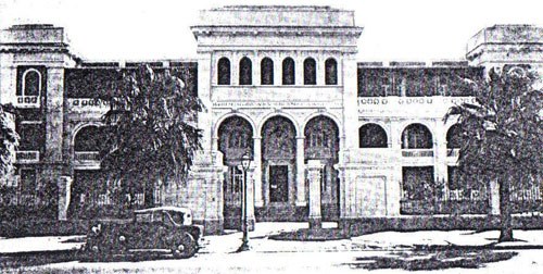The huge and famous Hospital of the Jewish Community in Alexandria Fondation Bekhor de Menasce. Was regarded as the best in the Middle East and among the best in the world. Beside the first class payable departments, it provided treatment to the necessitous for free, regardless of religion.