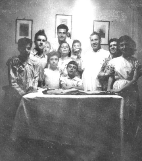 The Kiddoush at home on Friday night. (From the book “The Golden Era of the Jews of Egypt” by Levana Zamir)