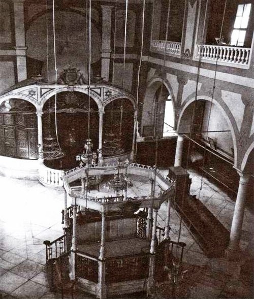 El-Ostaz Synagogue in Haret el-Yahud of Cairo, also called “Kenisset el-Masryin” because its prayers ritual was of the ancient autochthonous Jews of Egypt.