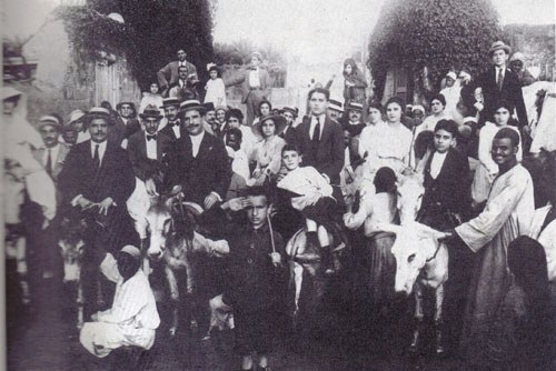 Sham el-Nessim holiday, at the Baroukh family ‘Ezba (farm). An Egyptian Holiday from Pharaoh times, marking the beginning of spring, enjoyed by the three religions with a whole day picnic, with family and friends. (April 1917). (From the book “The Golden Era of the Jews of Egypt” by Levana Zamir)