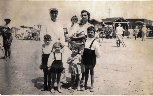 Rass el-Barr Beach – 250 km. from Cairo, at the Nile and the Mediterranean Junction. (Vidal family – summer 1940). (From the book “The Golden Era of the Jews of Egypt” by Levana Zamir)