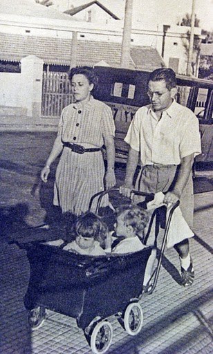 In stroller StanleyBay Alexandria Albert Bivas