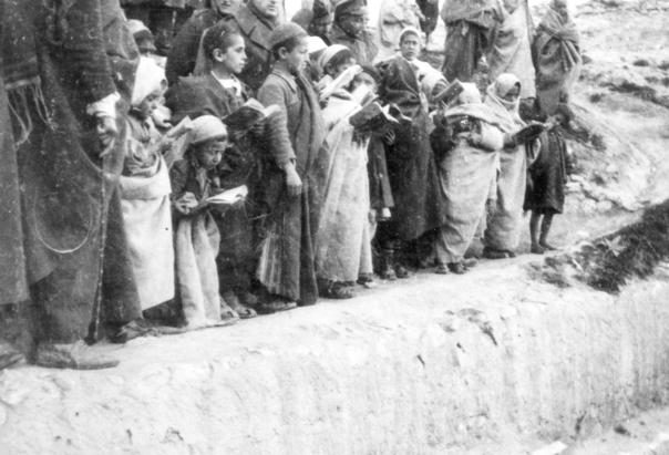 Children Reading Tehillim (Or-Shalom)