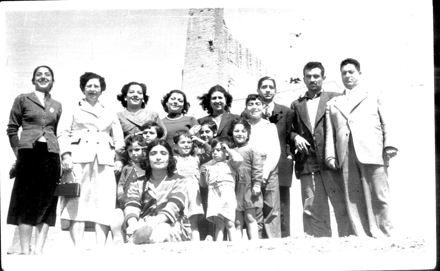 Taq Kisra – Linda Menuhin
