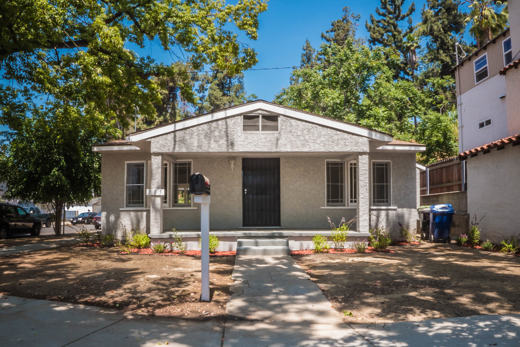 1920's Highland Park Craftsman |Newly Renovated | Laundry Hook-Ups | AC | Available Now
