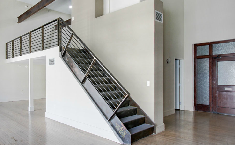 MAD MEN MEETS INDUSTRIAL IN HISTORIC CORE | ROOFTOP POOL AND BBQ PATIO | DOG RUN | PARKING