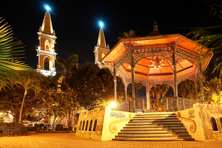 4. Plazuelas República y Machado