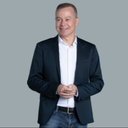 Gio Giovannelli  President - English Language Learning