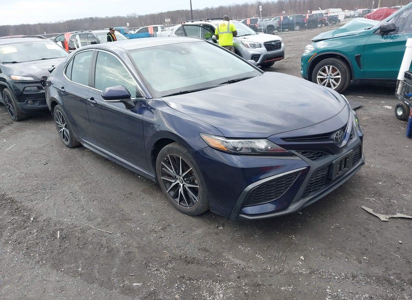 2022 Toyota Camry 2.5L photo