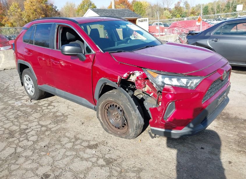 2020 TOYOTA RAV4 LE photo