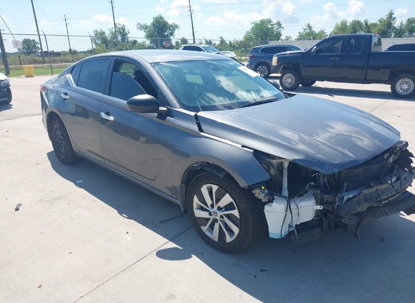 2024 NISSAN ALTIMA S FWD photo