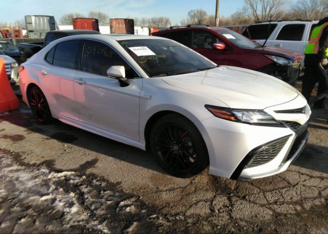 2021 TOYOTA CAMRY (VIN: 4T1K31AK1MU029202)