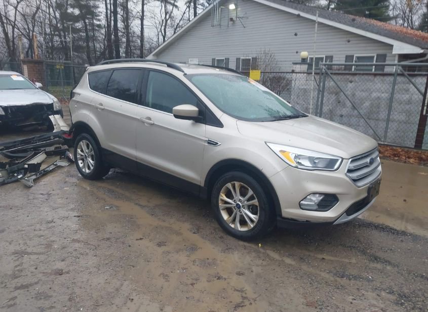 2018 FORD ESCAPE SE photo