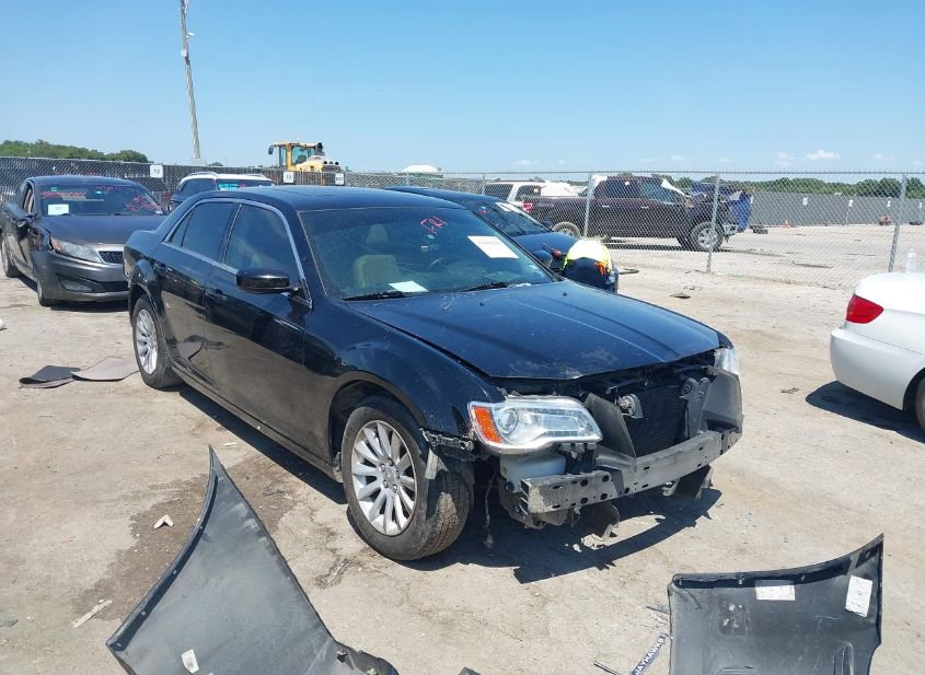 2013 CHRYSLER 300 MOTOWN photo