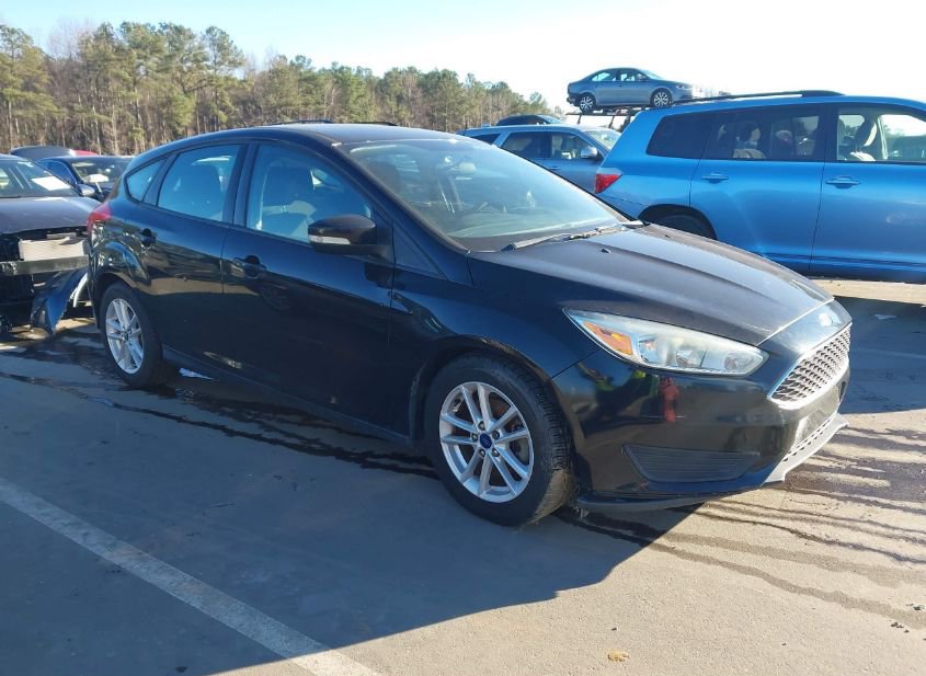 2017 FORD FOCUS SE photo