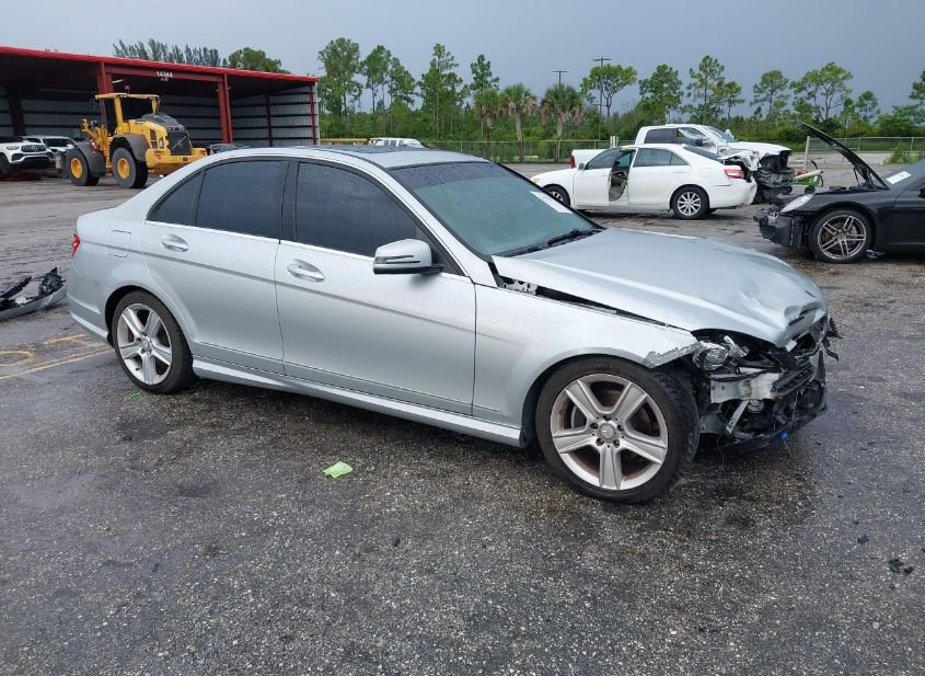 2010 MERCEDES-BENZ C 300 LUXURY/SPORT photo