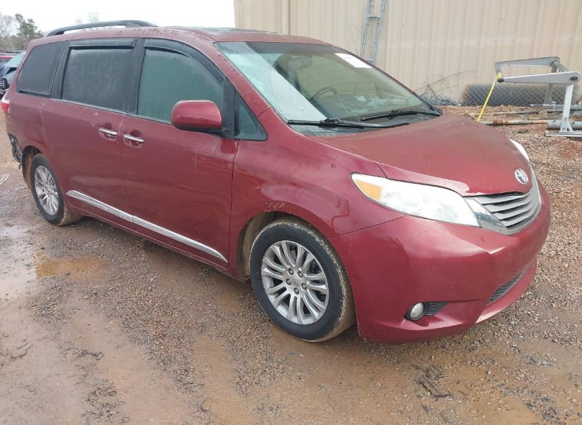 2015 TOYOTA SIENNA XLE 8 PASSENGER photo