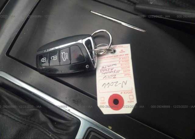 KMHFG4JG2GA501559 2016 HYUNDAI AZERA