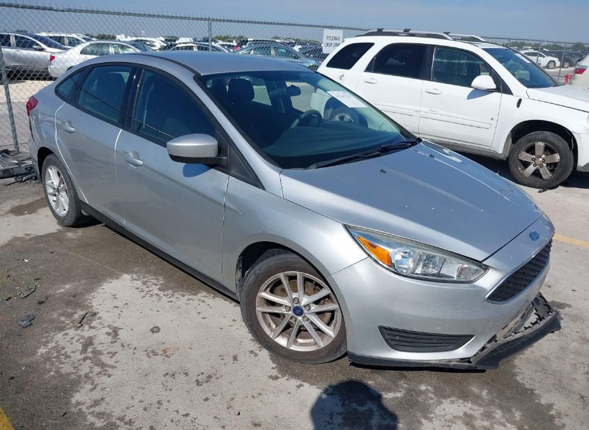 2018 FORD FOCUS SE photo