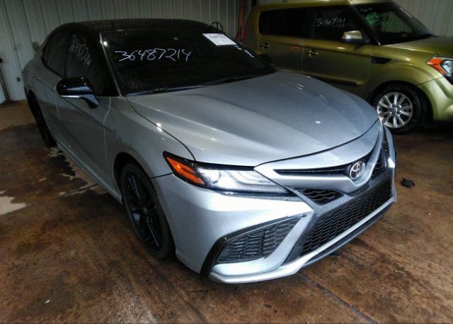 2021 TOYOTA CAMRY (VIN: 4T1K61AK5MU403057)