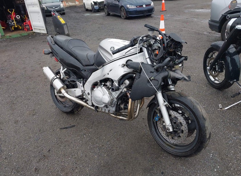 2003 Yamaha Yzf600 4 photo