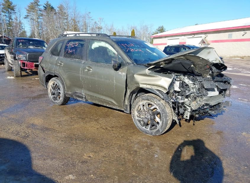 2025 SUBARU FORESTER PREMIUM HYBRID photo