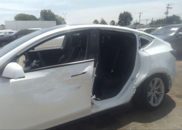 2021 TESLA MODEL Y(VIN: 5YJYGDEEXMF082207