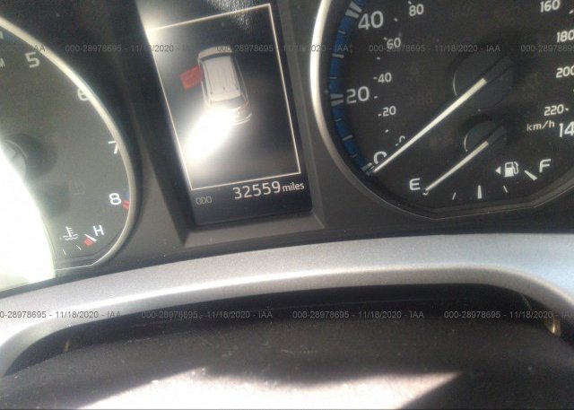 2T3ZFREV8JW465945 2018 TOYOTA RAV4