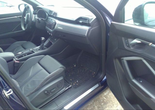 2022 AUDI Q3(VIN: WA1EEDF39N1110153
