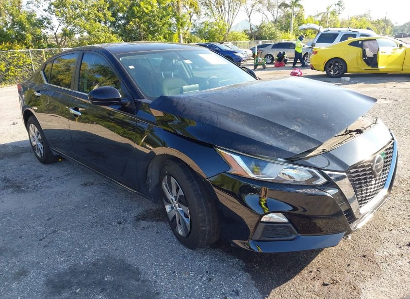 2020 NISSAN ALTIMA S FWD photo